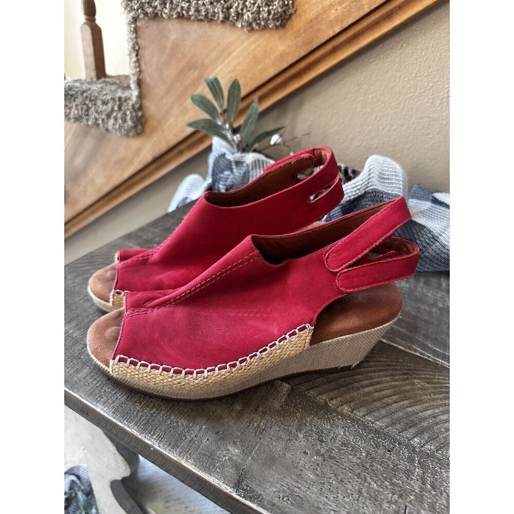 Walking Cradles Women's Lucca Wedge Sandals Red 6.5 M